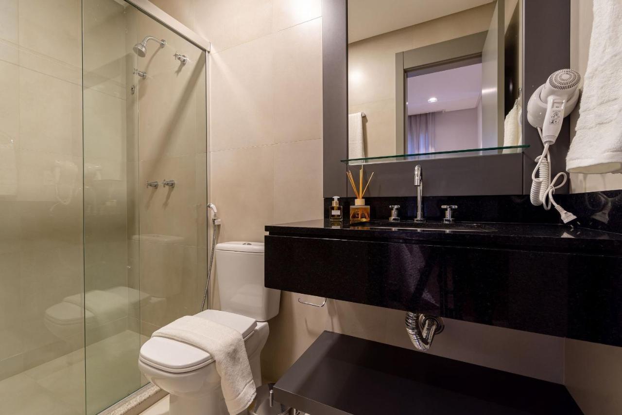 Aion Suites 103 - Compacto E Luxuoso Loft - Rooftop Com Piscina E Academia - A Poucos Passos Da Praia Bombinhas Eksteriør bilde